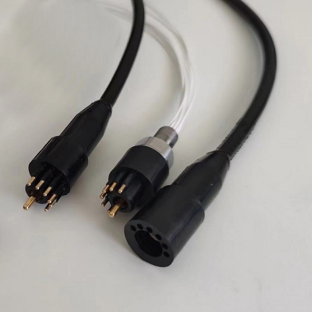 Conector Submarino UC 1059 Seacon de 7 Pines